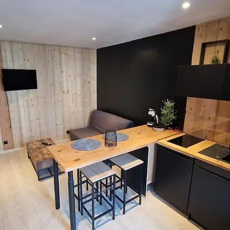 Appartement Rénové à - Plage, Centre&gare à Pied